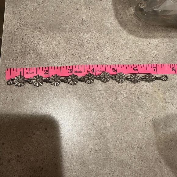 Vintage Flower April Flower Daisy Bracelet Silver Tone Floral Bracelet - Picture 4 of 4